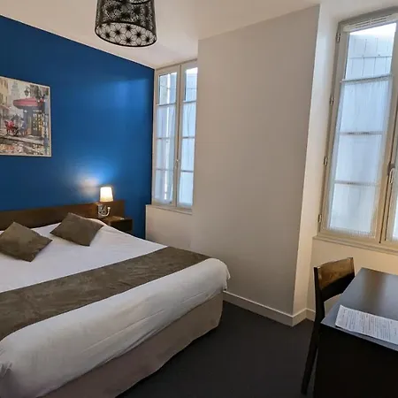 オテル レストラン ル リオン ドール ホテル Gémozac