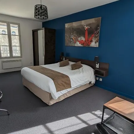 オテル レストラン ル リオン ドール Gémozac