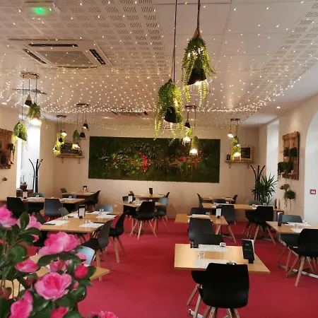 オテル レストラン ル リオン ドール ホテル Gémozac