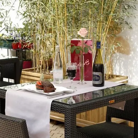 ホテル オテル レストラン ル リオン ドール Gémozac