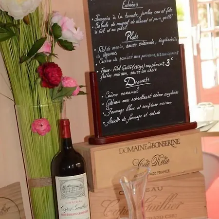 Restaurant Le Lion D'or מלון Gémozac