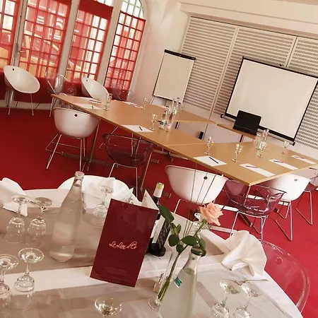 オテル レストラン ル リオン ドール Gémozac