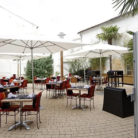 オテル レストラン ル リオン ドール Gémozac