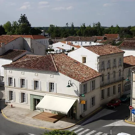 オテル レストラン ル リオン ドール