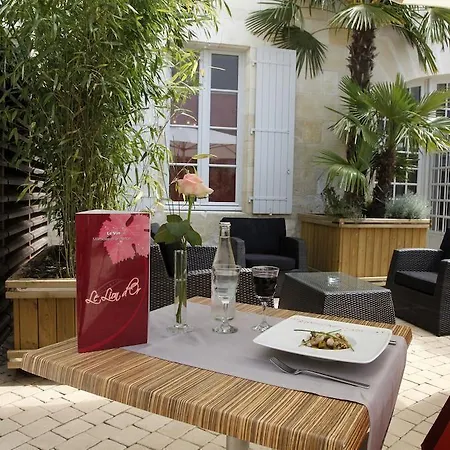 Restaurant Le Lion D'or מלון Gémozac