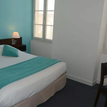 オテル レストラン ル リオン ドール ホテル Gémozac