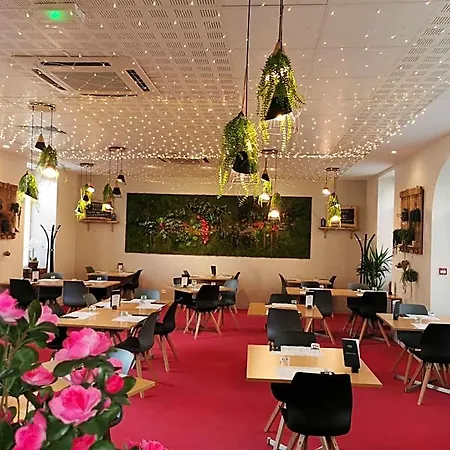 Hotel Restaurant Le Lion D'or Gémozac